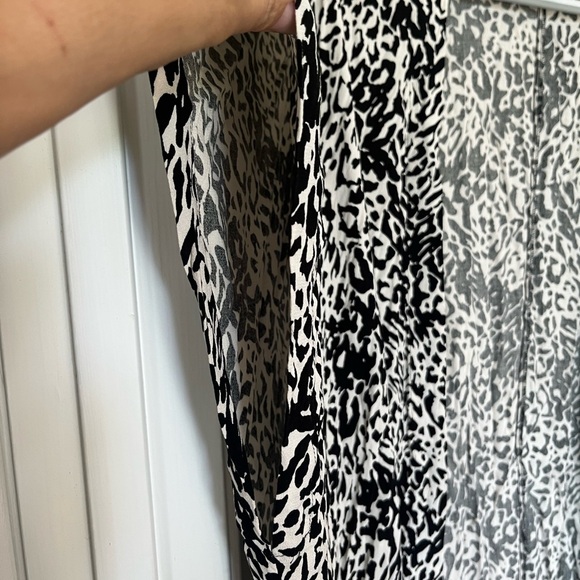 Scoop Black and White Animal Print One Size Lightweight Kimono, Women’s Sz M/L - Picture 10 of 16